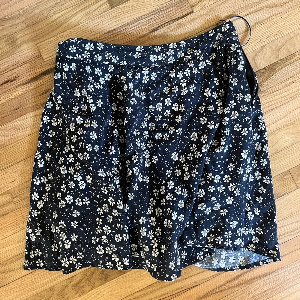 Super cute navy skirt with liner shorts from a boutique